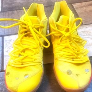 Kyrie Sponge Bob Edition 6.5Y